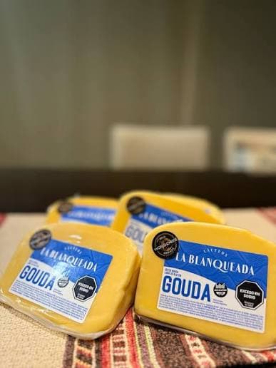 LA BLANQUEADA Gouda Finas Hierbas